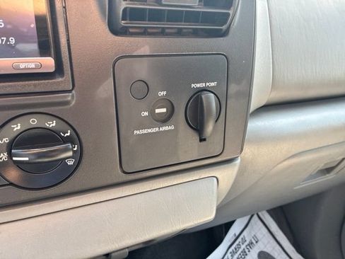 Used 2005 Ford F250 XL RWD image 22