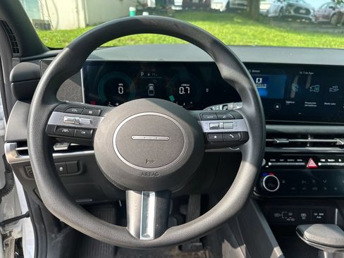 Used 2025 Hyundai Santa Cruz SEL FWD image 10