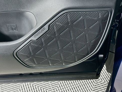 Certified 2025 Toyota RAV4 XLE w/ Convenience Package image 18