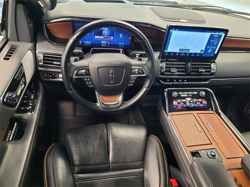 Used 2024 Lincoln Navigator Black Label image 13