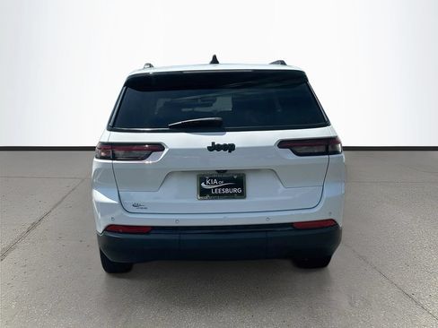 Used 2023 Jeep Grand Cherokee L Laredo RWD image 6