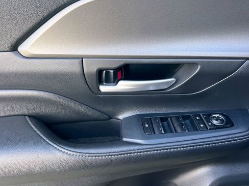 Certified 2025 Toyota Grand Highlander XLE image 13