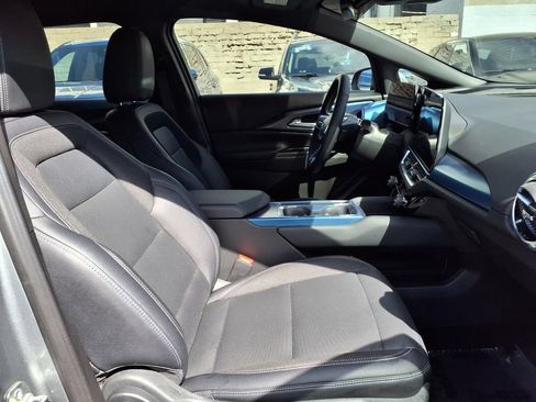Certified 2024 Chevrolet Equinox EV LT FWD image 23