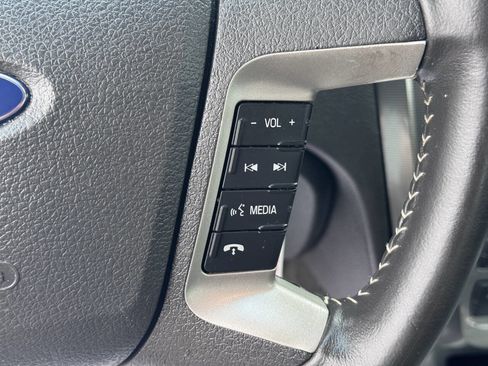 Used 2010 Ford Fusion SEL FWD image 18