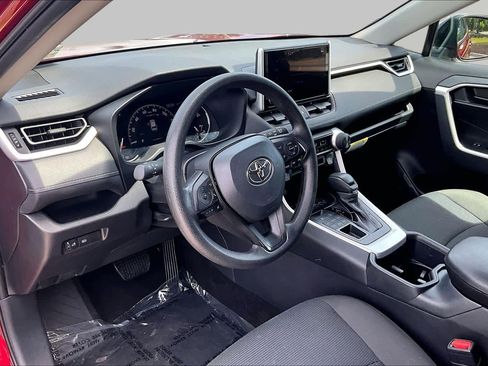 Used 2025 Toyota RAV4 LE AWD/4WD image 17
