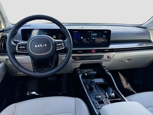 Used 2025 Kia Sorento S w/ Panoramic Sunroof Package FWD image 22