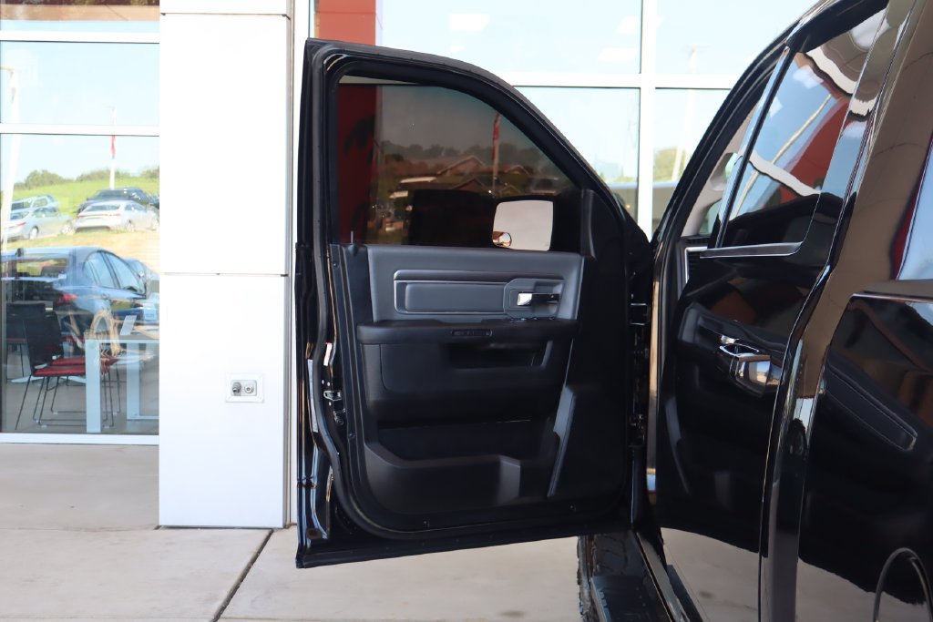 Used 2021 RAM 1500 Classic SLT AWD/4WD image 12