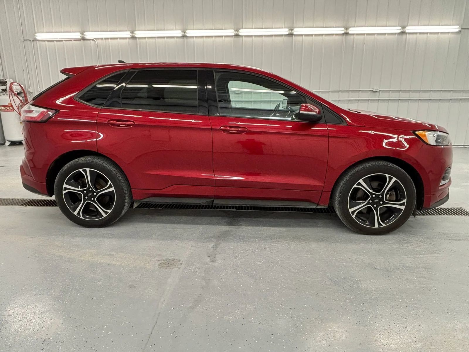 Used 2020 Ford Edge ST w/ Cold Weather Package AWD/4WD image 2