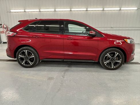 Used 2020 Ford Edge ST w/ Cold Weather Package AWD/4WD image 2
