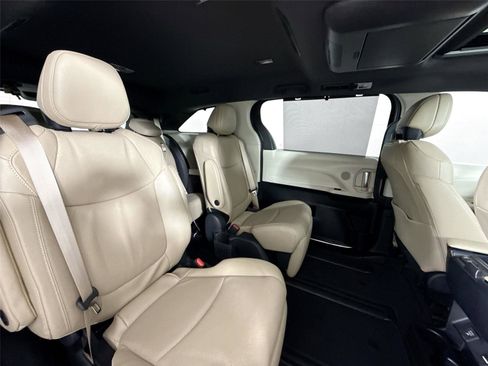 Certified 2023 Toyota Sienna Limited image 43