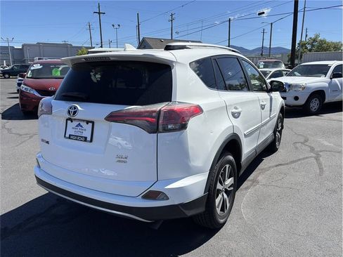 Used 2017 Toyota RAV4 XLE w/ Carpet Mat Package AWD/4WD image 5