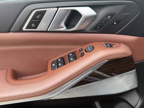 Used 2021 BMW X5 M50i w/ Executive Package image 12