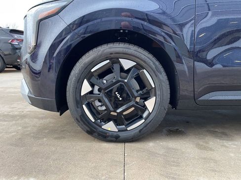 New 2026 Kia Carnival EX image 16