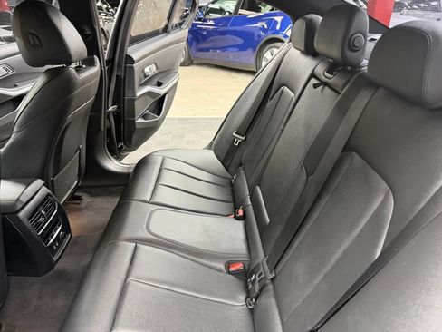 Used 2020 BMW 330i Sedan w/ M Sport Package RWD image 38