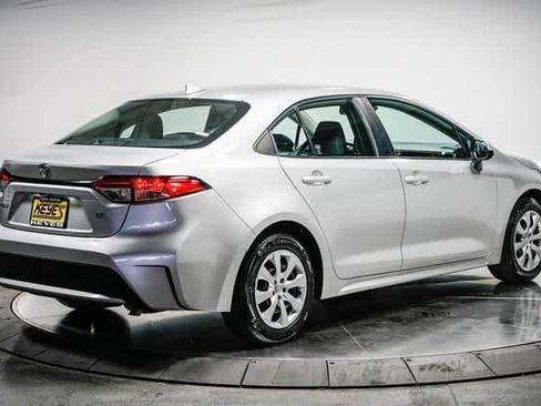 Certified 2021 Toyota Corolla LE image 5