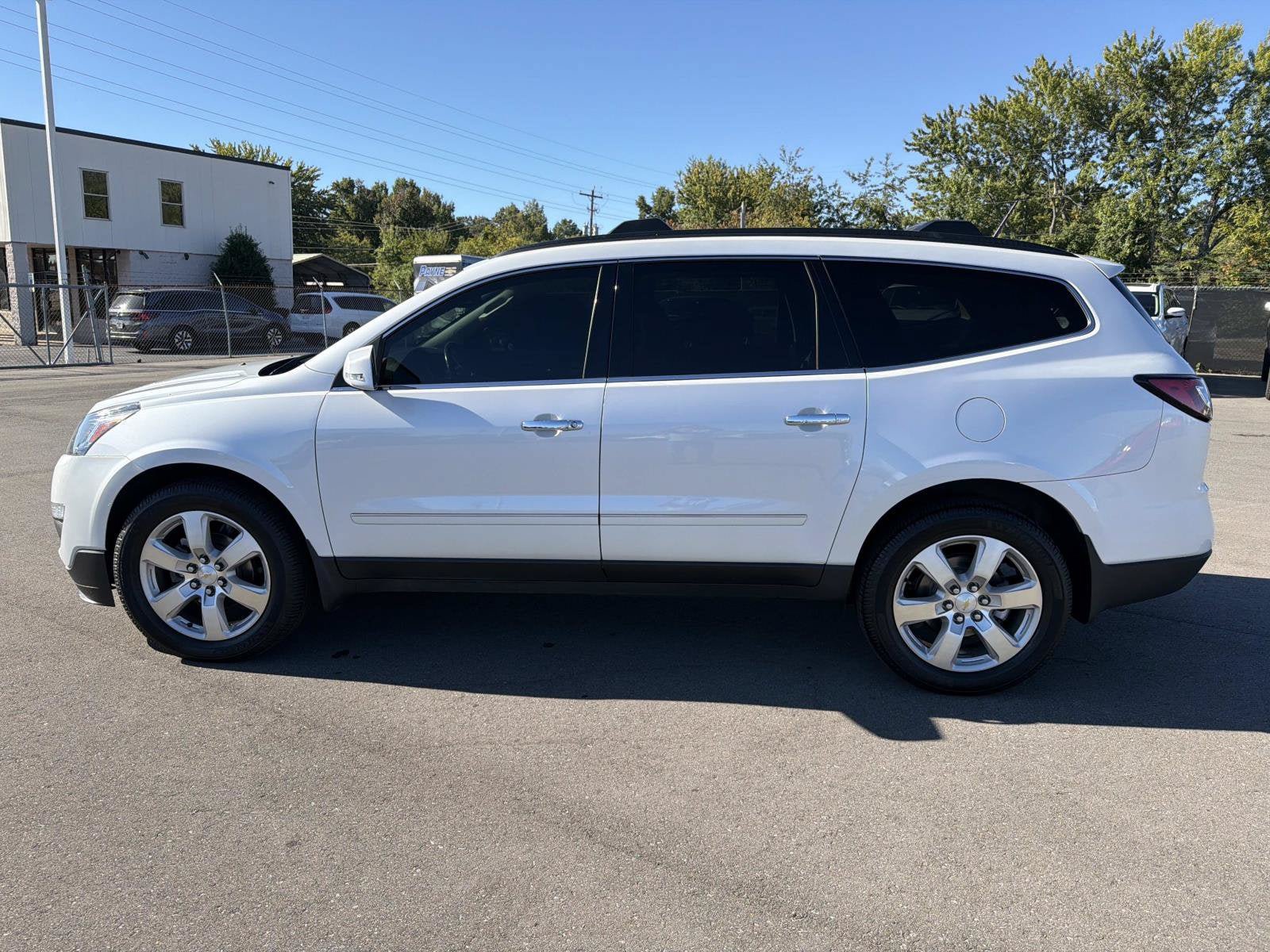 Used 2017 Chevrolet Traverse Premier FWD image 4