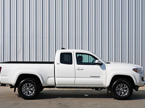 Used 2019 Toyota Tacoma SR5 image 40