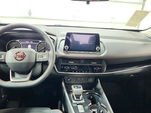 Certified 2025 Nissan Rogue SV AWD/4WD image 21