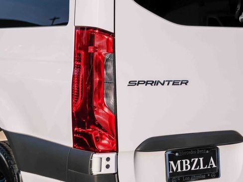 Used 2024 Mercedes-Benz Sprinter 2500 image 5