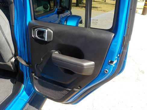 Used 2024 Jeep Wrangler Unlimited w/ Convenience Group image 13