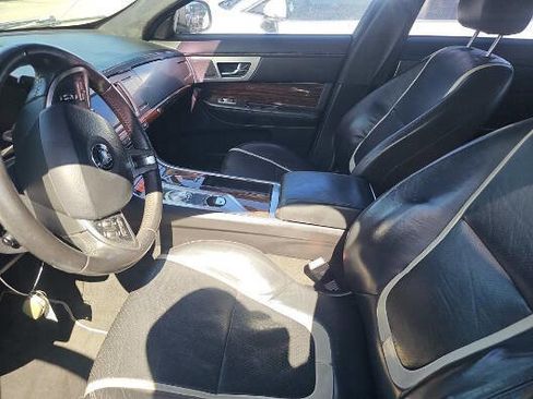 Used 2015 Jaguar XF Portfolio image 15