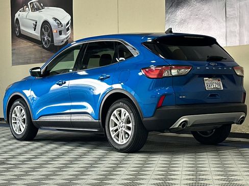 Used 2020 Ford Escape SE image 6