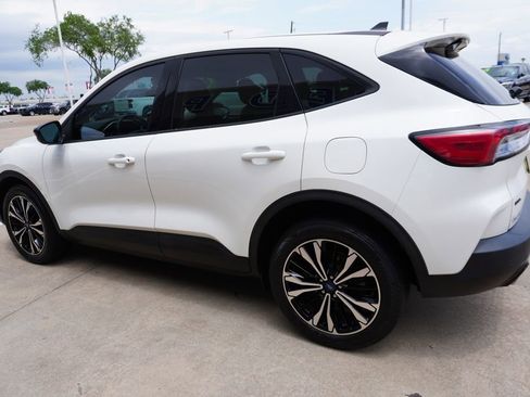 Certified 2022 Ford Escape SEL w/ SEL Stealth AWD Package image 4