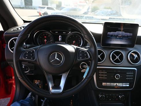 Used 2018 Mercedes-Benz CLA 250 image 21