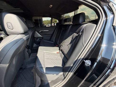 Used 2024 BMW i5 eDrive40i w/ M Sport Package RWD image 32