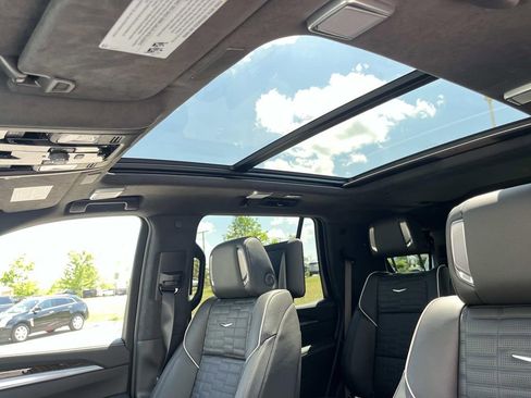 New 2026 Cadillac Escalade Platinum Sport AWD/4WD image 30