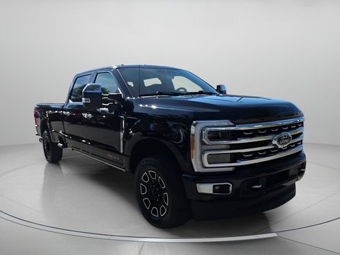 Certified 2023 Ford F350 Platinum image 4