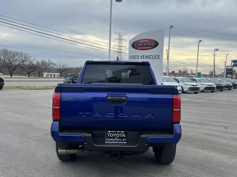 Used 2024 Toyota Tacoma TRD Off-Road image 11