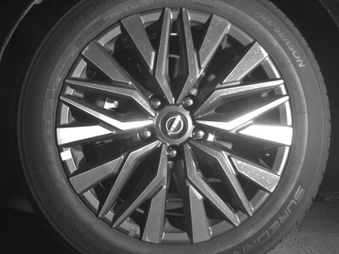 Used 2025 Nissan Altima 2.5 SV FWD image 12