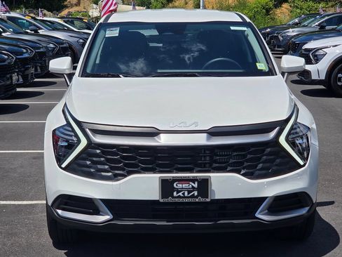 Used 2025 Kia Sportage LX AWD/4WD image 2