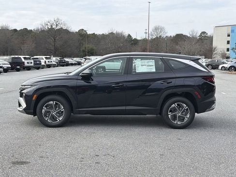 New 2026 Hyundai Tucson Blue SE image 4