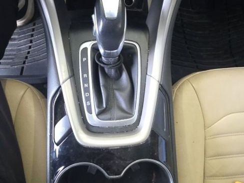 Used 2015 Ford Fusion SE w/ Equipment Group 202A image 24