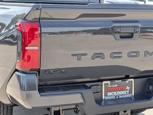 Used 2025 Toyota Tacoma SR5 AWD/4WD image 7