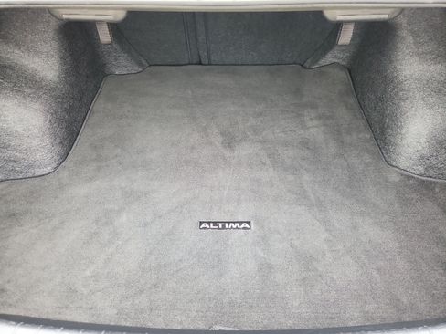 Used 2025 Nissan Altima 2.5 SV FWD image 13