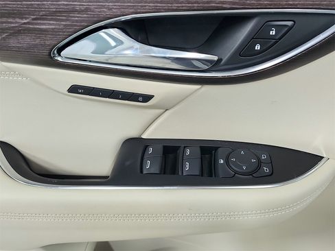 Used 2023 Buick Envision Avenir image 34