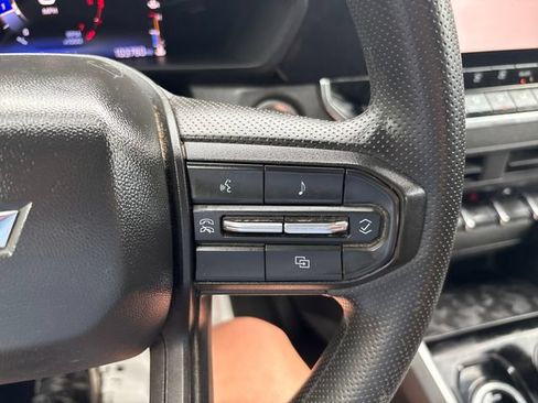 Used 2023 Chevrolet Colorado W/T w/ WT Convenience Package II AWD/4WD image 12