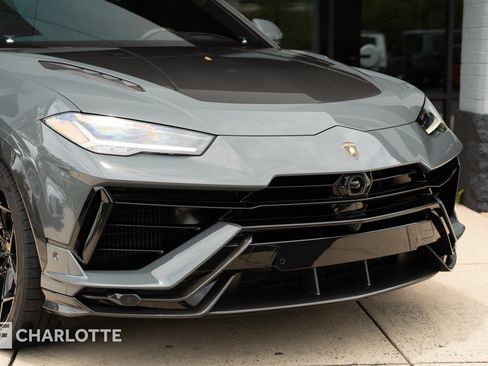 Used 2021 Lamborghini Urus AWD/4WD image 2