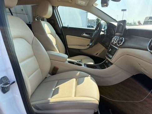 Used 2019 Mercedes-Benz GLA 250 4MATIC image 40