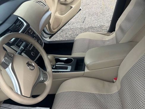 Used 2016 Nissan Altima 2.5 S w/ Power Driver Seat Package FWD image 4