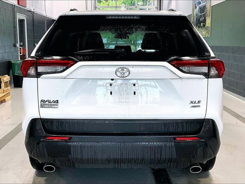 Used 2024 Toyota RAV4 XLE w/ Convenience Package AWD/4WD image 5