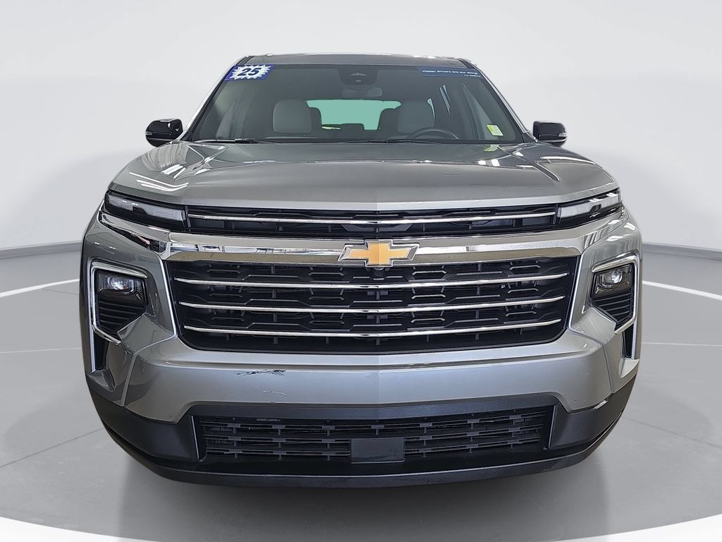 Used 2025 Chevrolet Traverse LT FWD image 10