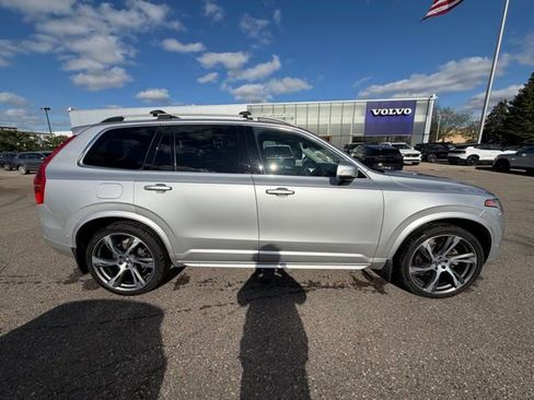 Used 2018 Volvo XC90 T6 Momentum w/ Convenience Package AWD/4WD image 5