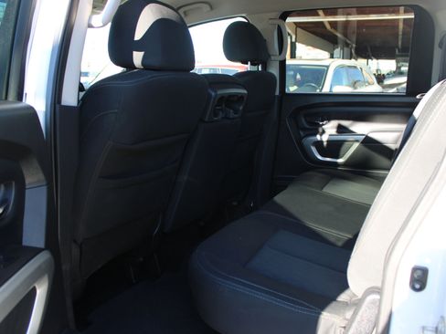 Used 2017 Nissan Titan SV image 14