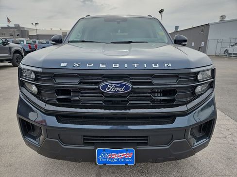 New 2026 Ford Expedition Max Active RWD image 3