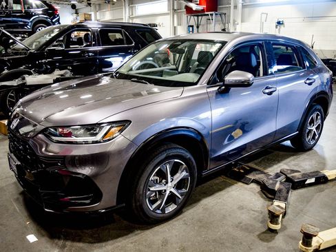 Certified 2024 Honda HR-V EX-L image 1