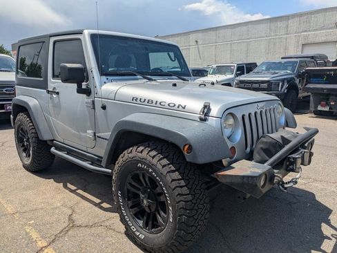 Used 2012 Jeep Wrangler Rubicon w/ Dual Top Group AWD/4WD image 3